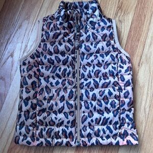 Amazon Essentials Leopard Quilted Puffer Vest
